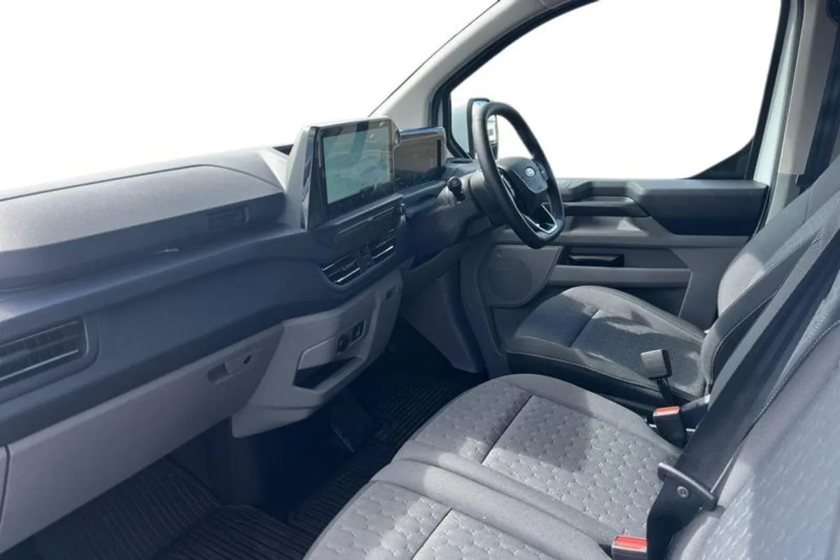 Ford Transit Custom LIMITED - Image 3