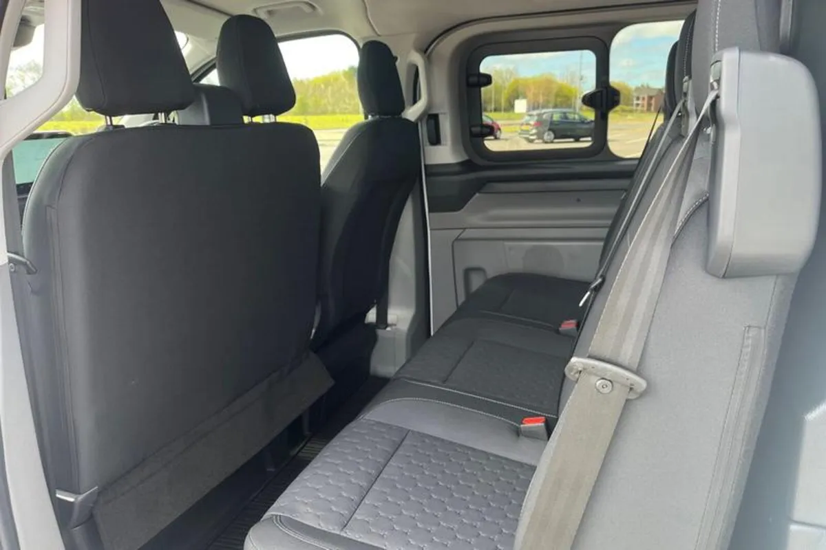 Ford Transit Custom LIMITED - Image 4