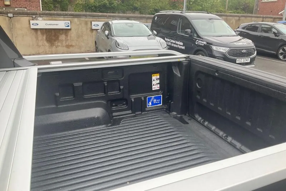 Ford Ranger 2.3 EcoBoost 11.8kWh Wildtrak Pickup D - Image 4