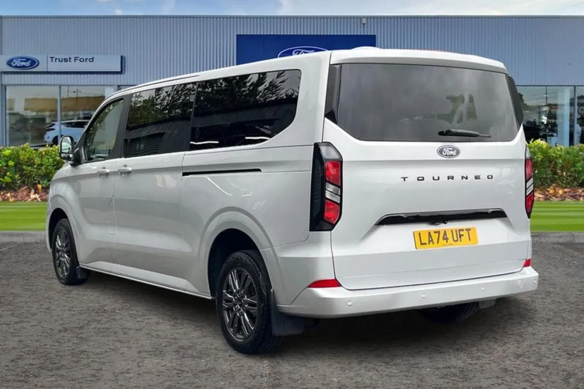 Ford Tourneo Custom TITANIUM - Image 2