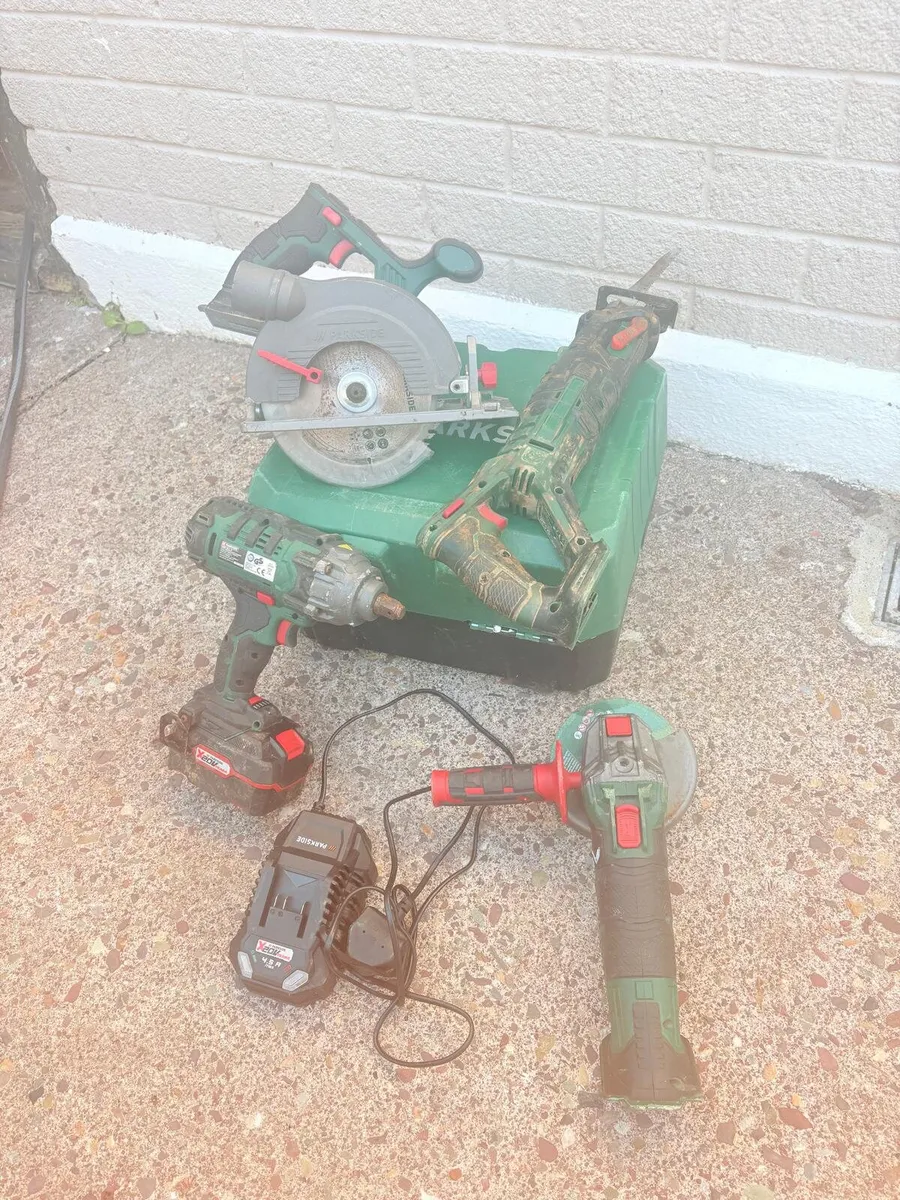 Cordless battery 4 peace set