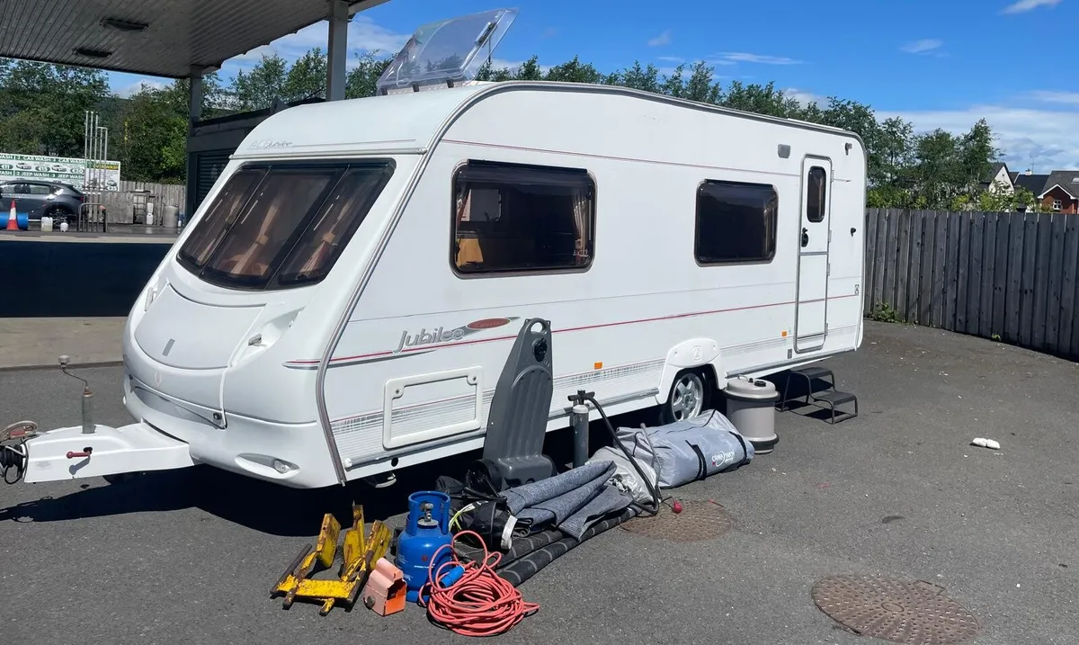 09 Ace 6/7 berth extremely lightweight - Image 1