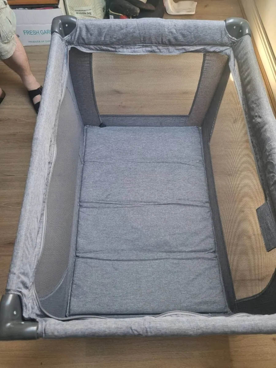 Baby elegance travel cot - Image 3