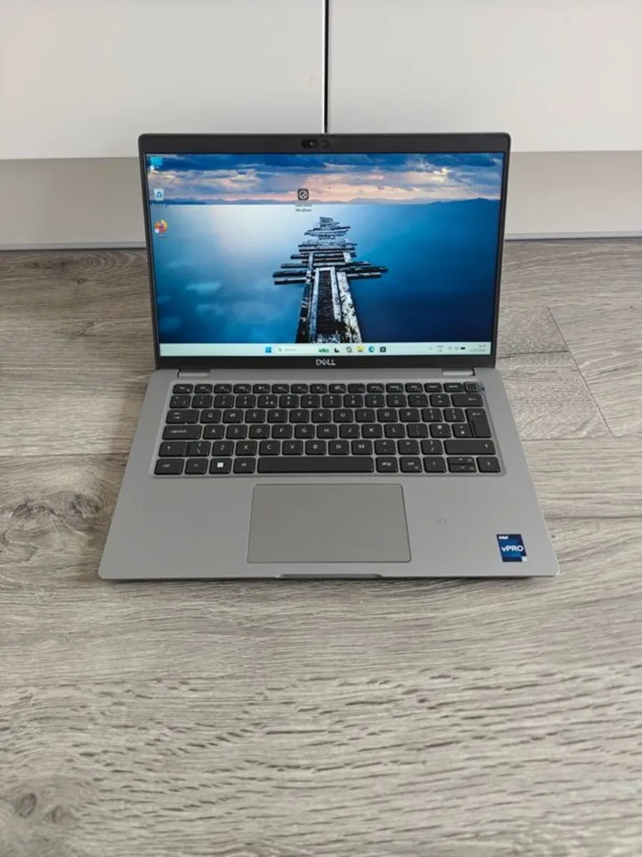 Dell Latitude 5440 Laptop | i7 (13th gen) | 16GB | - Image 1