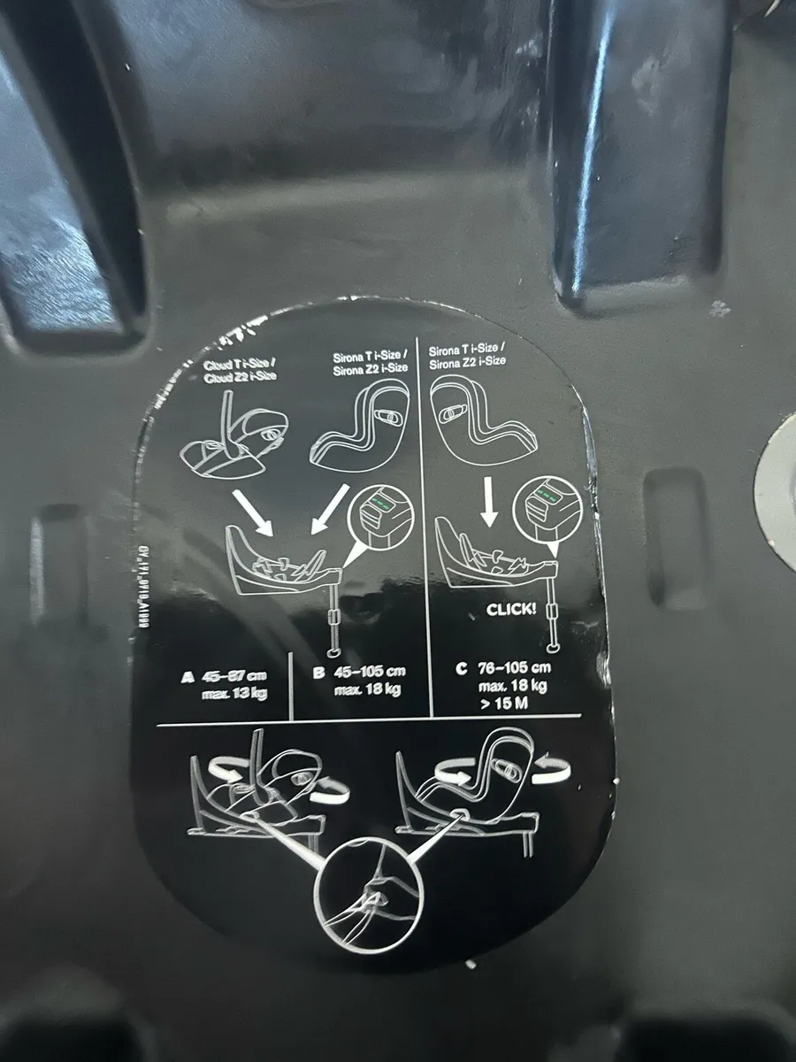 Cyber car seat and isofix base - Image 3