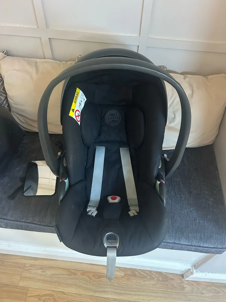 Cyber car seat and isofix base - Image 4
