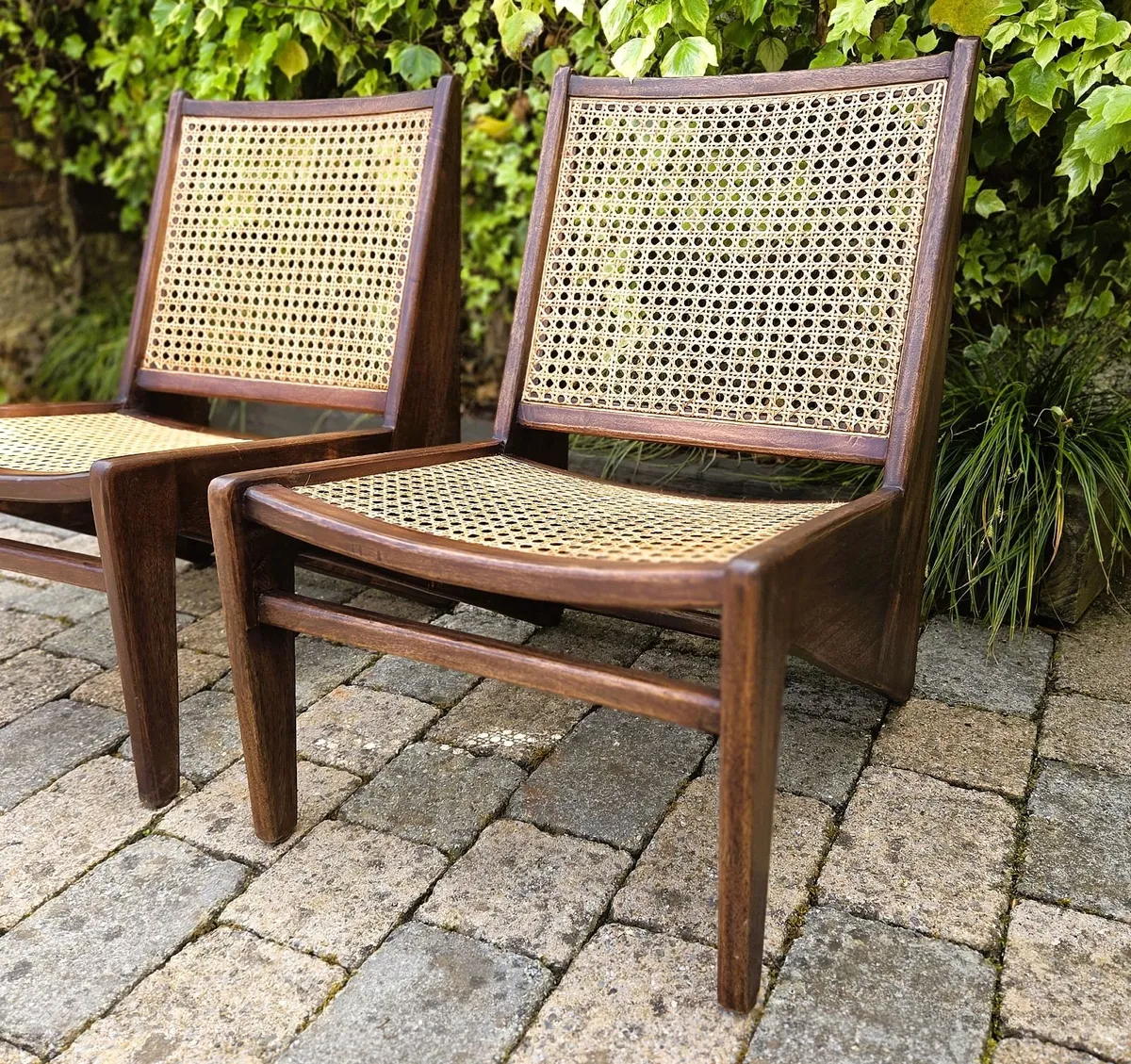 Pair of Vintage Teak Kangaroo Chairs - Image 4