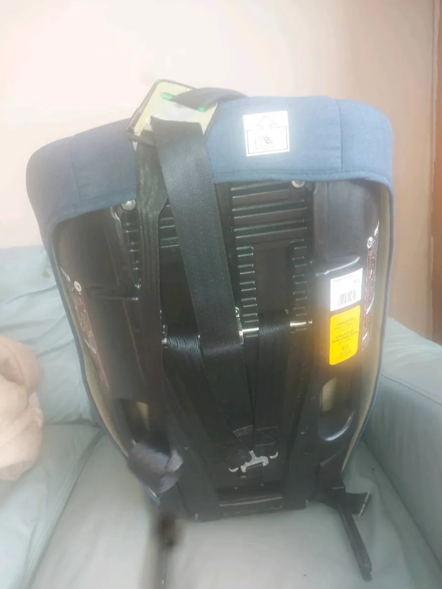 Infants car seat like new - Image 3