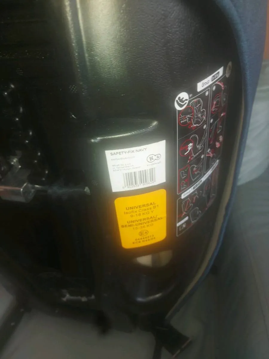 Infants car seat like new - Image 4