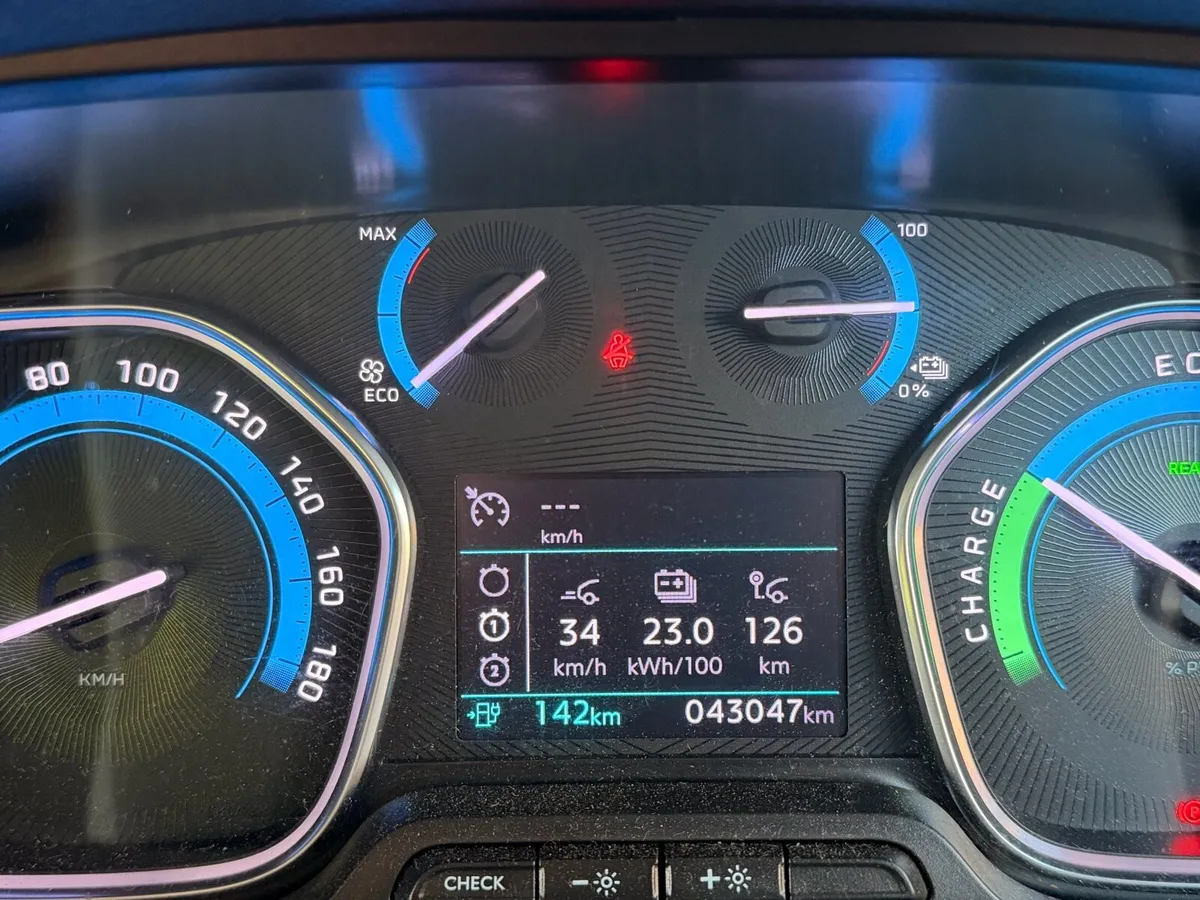 Opel Vivaro EV - Image 2