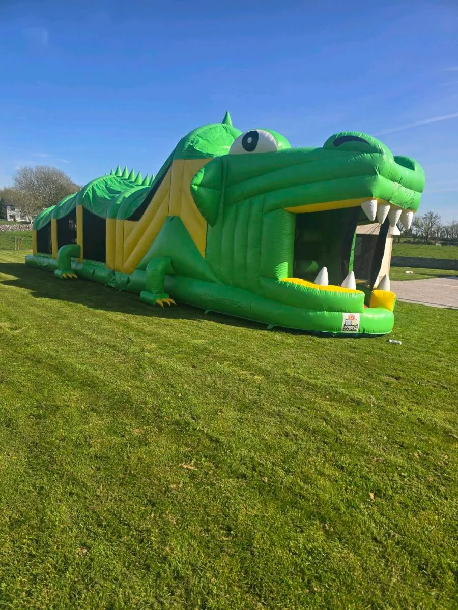 53ft Bouncing castle - Image 1