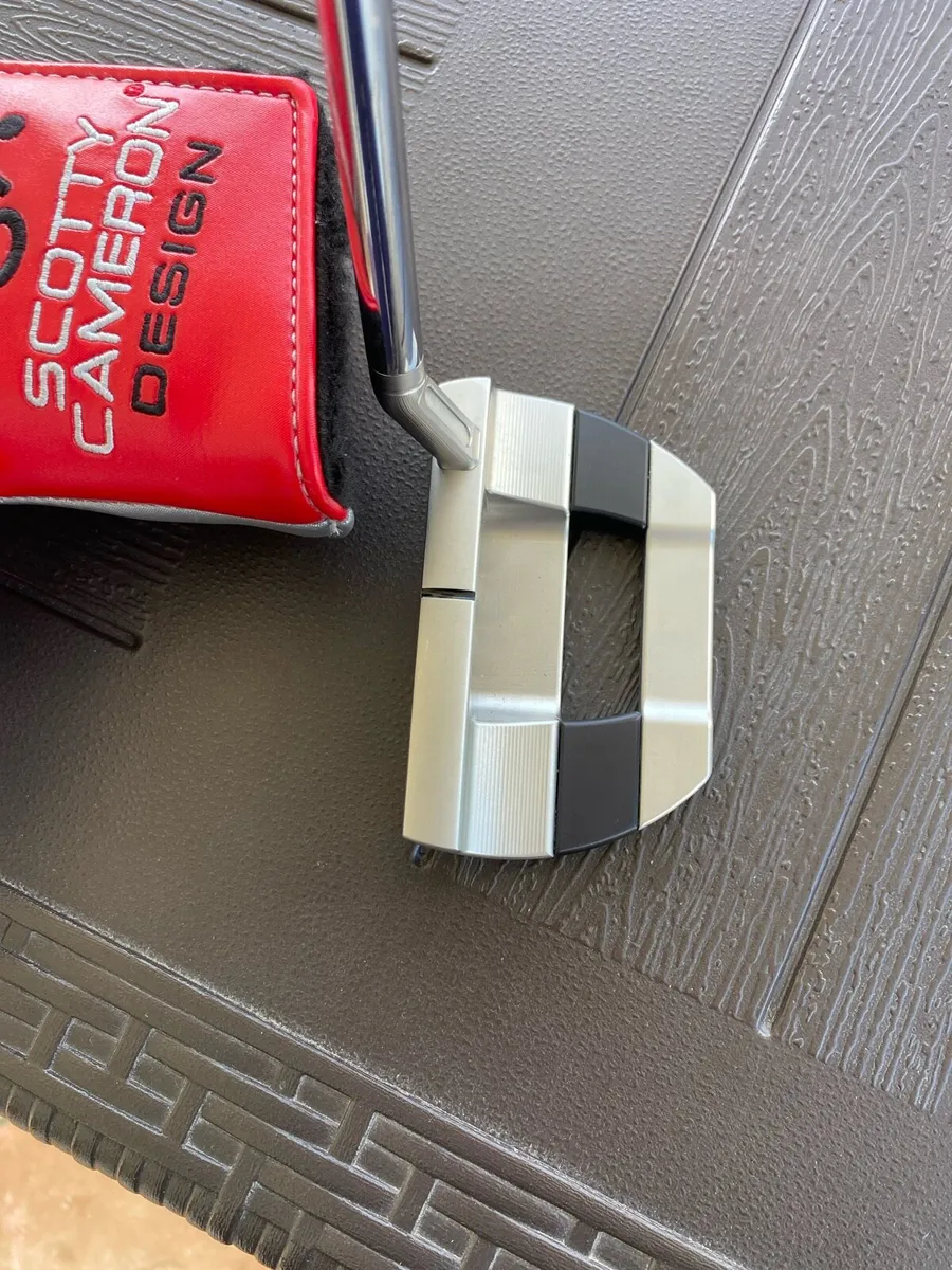 Scotty Cameron Studio Style Fastback 1.5 Left Hand - Image 1
