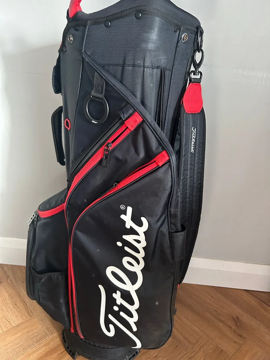 Titlleist cart Bag - Image 1