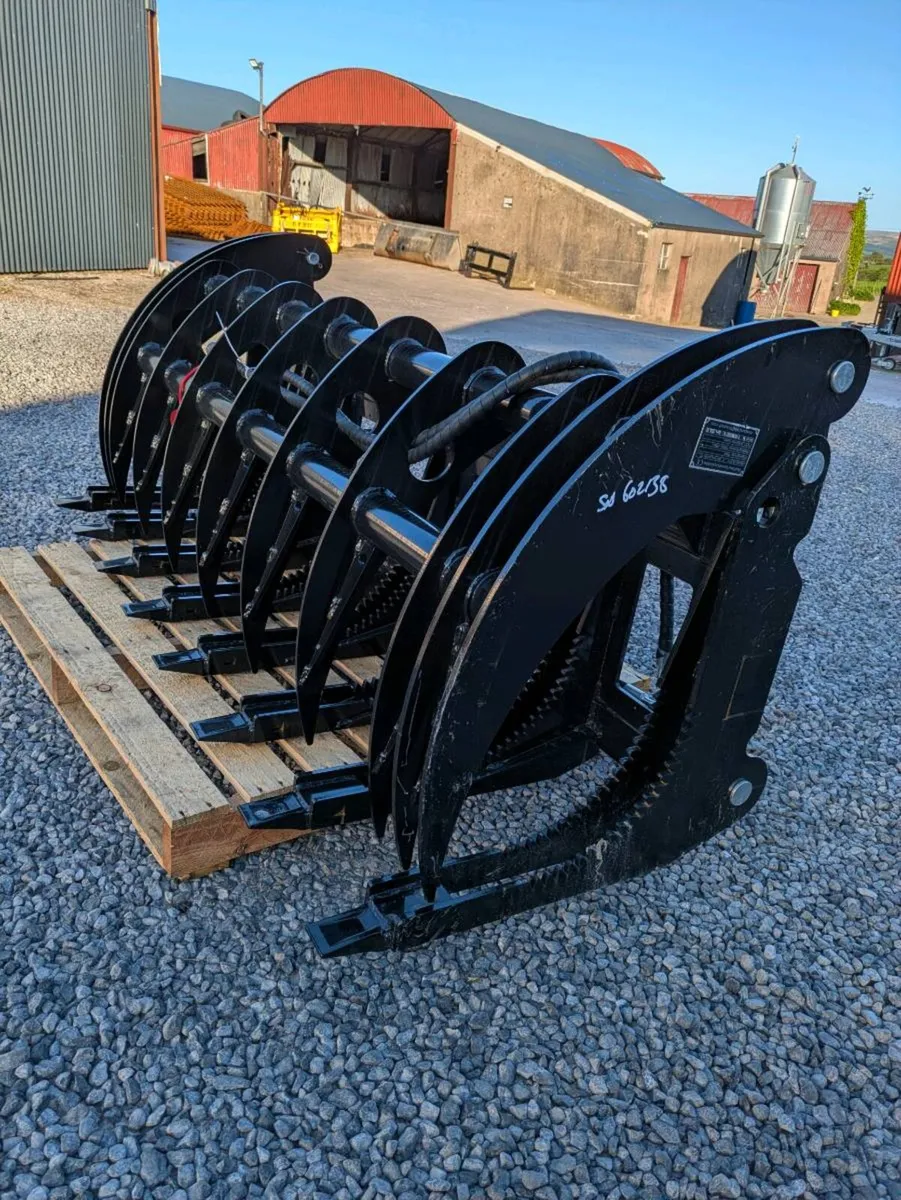 Skid steer log grab - Image 1