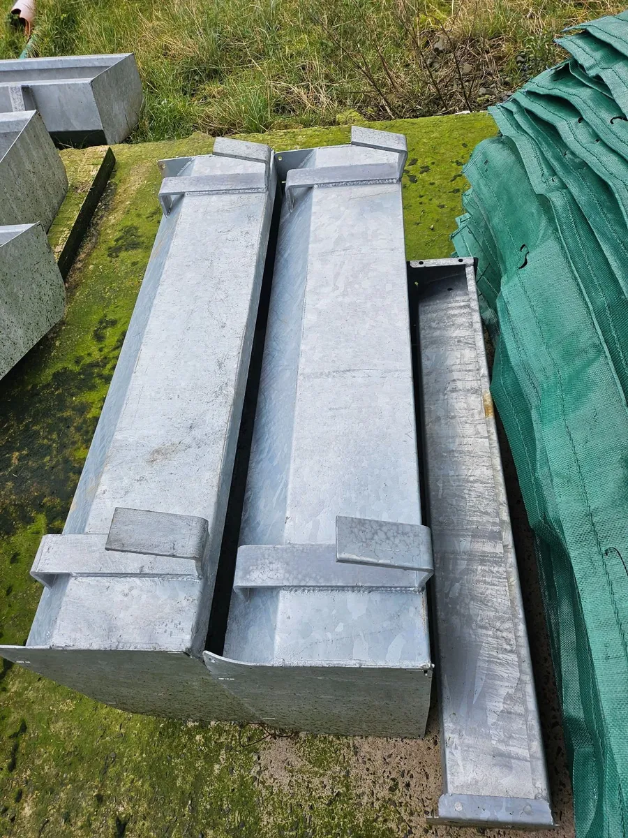 feed troughs - Image 2