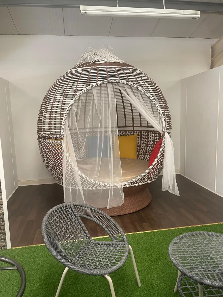 Canopy garden furniture dome daybed - Image 3