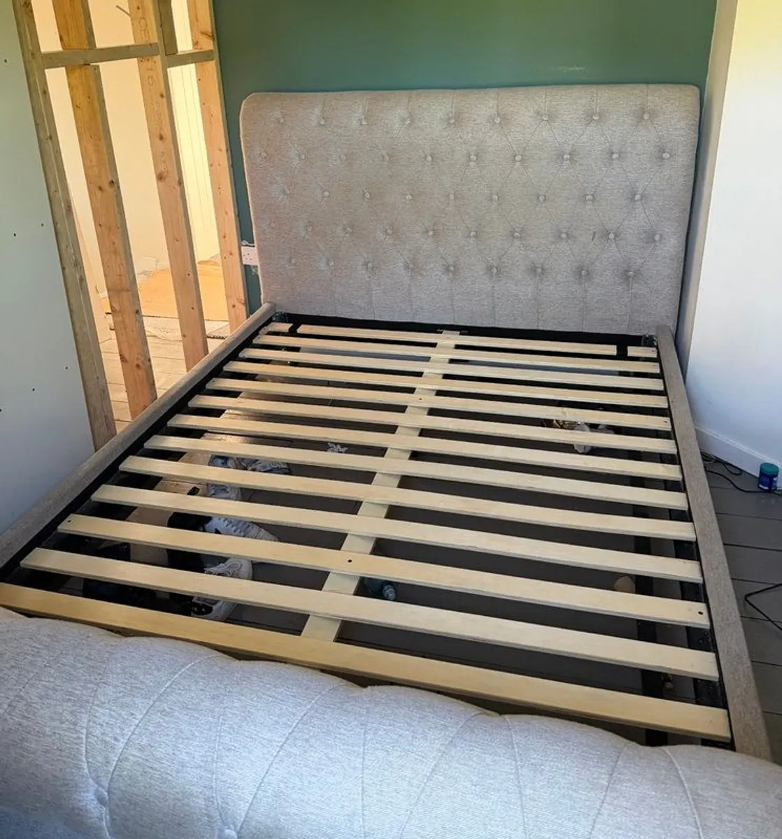 Kingsize bed frame - Image 1