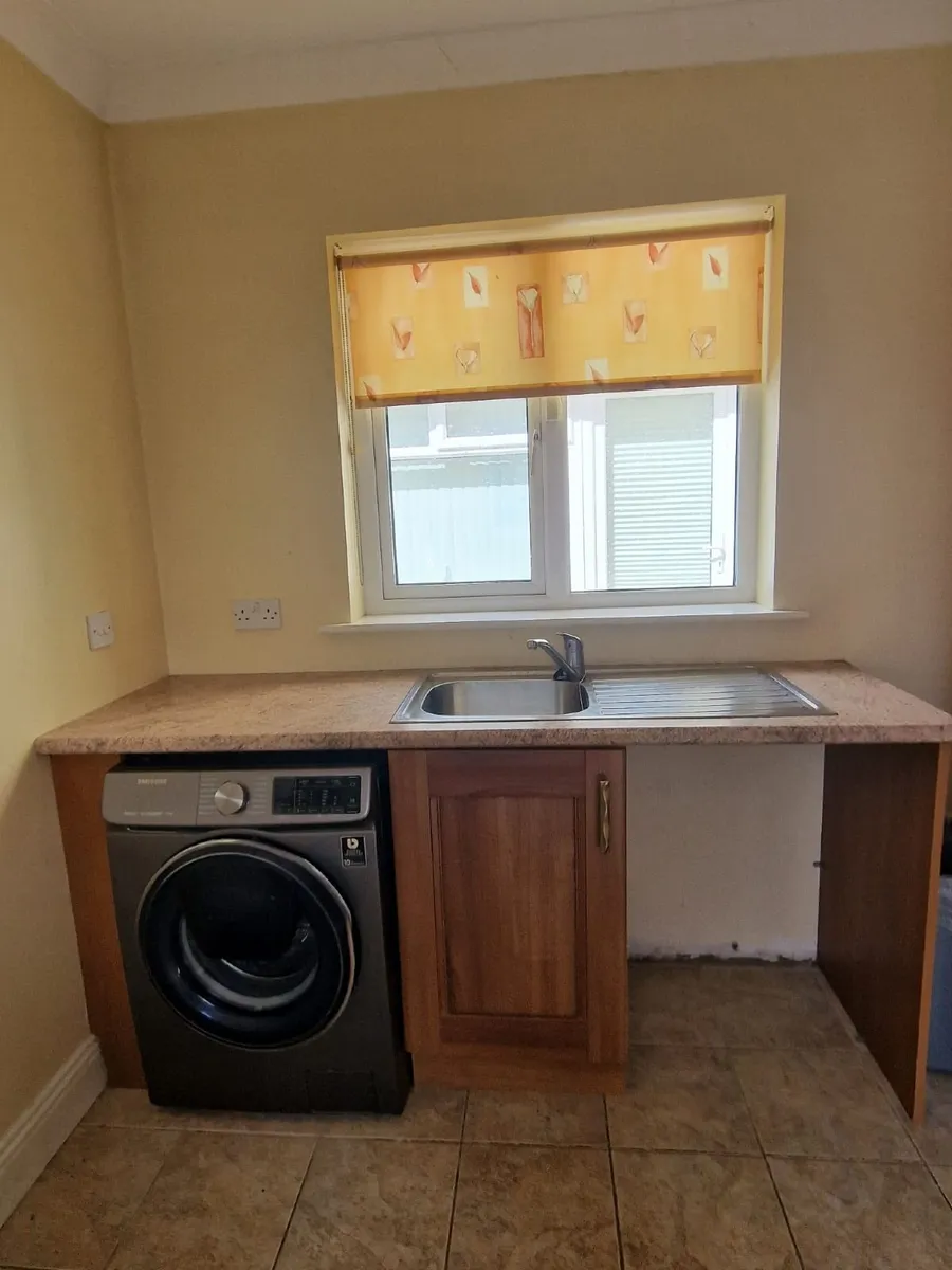 Kitchen cabinets - Image 2
