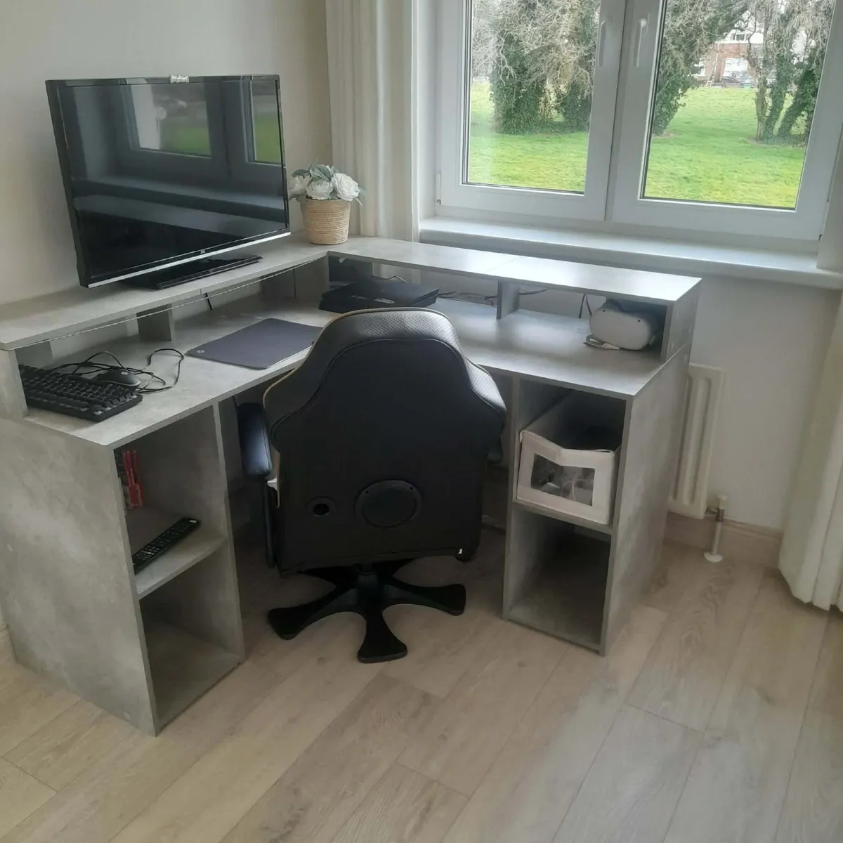 computer desk