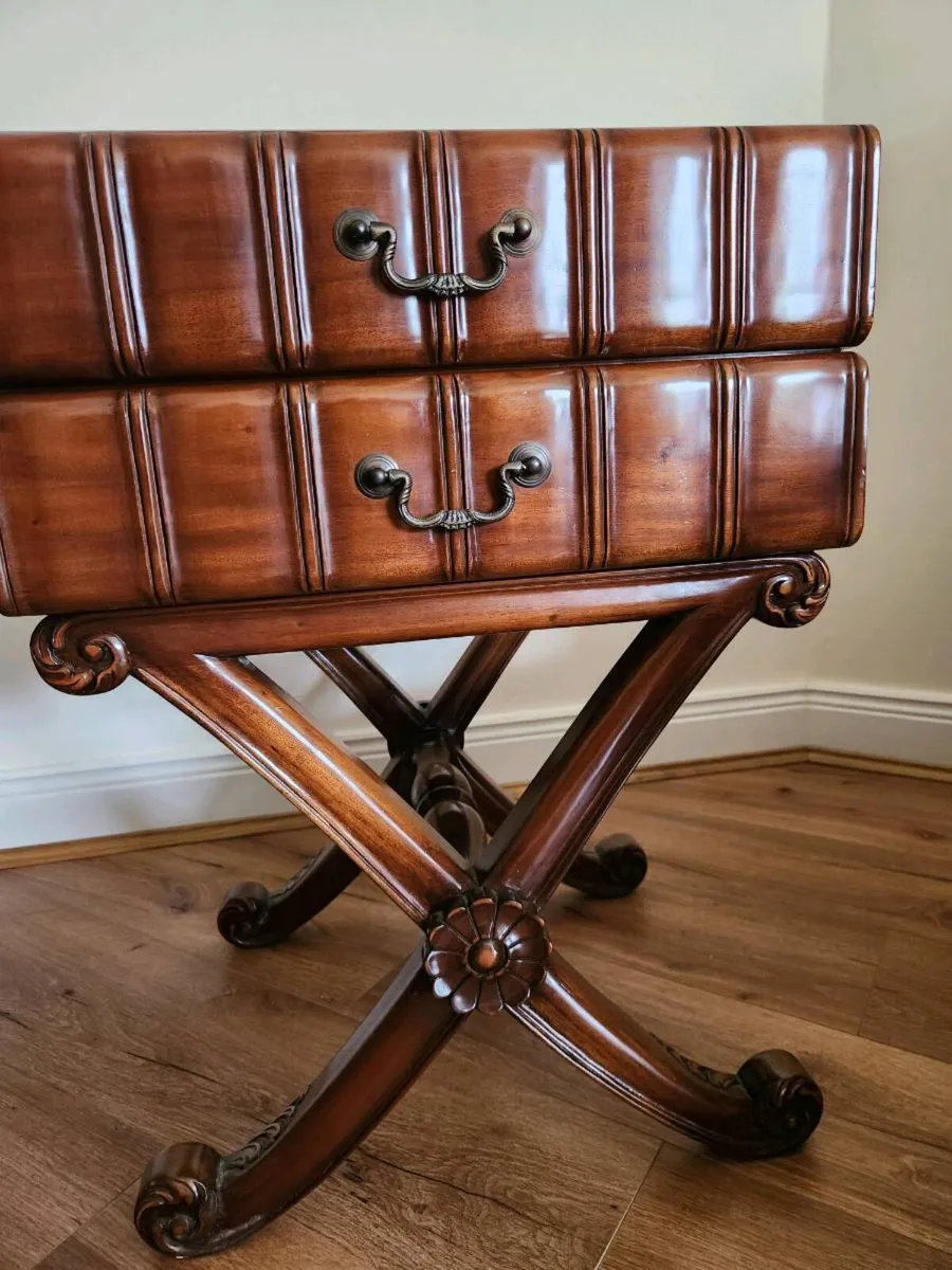 Hall table - Image 1