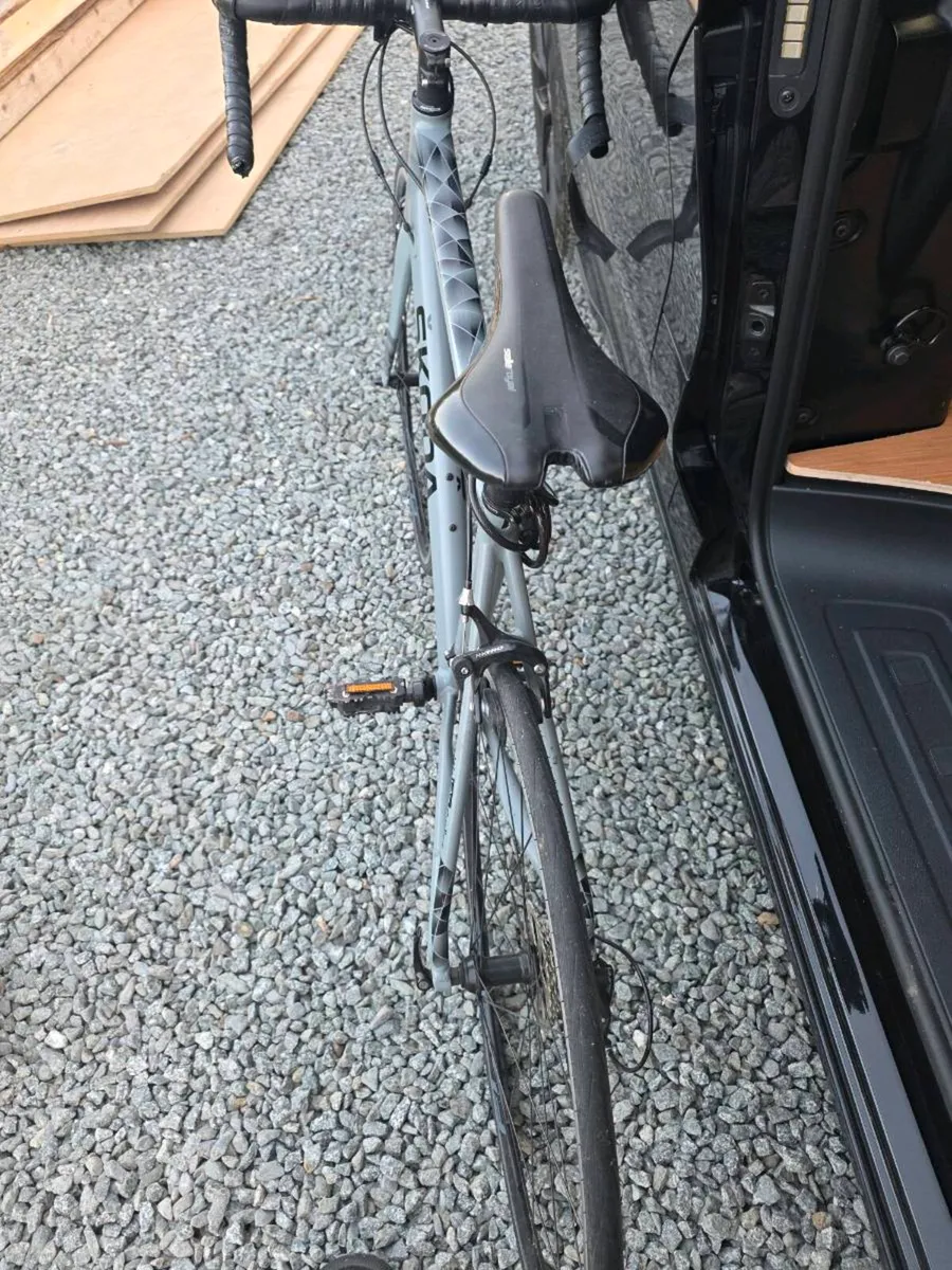 Skoda Road Bike – Shimano Claris - Image 3