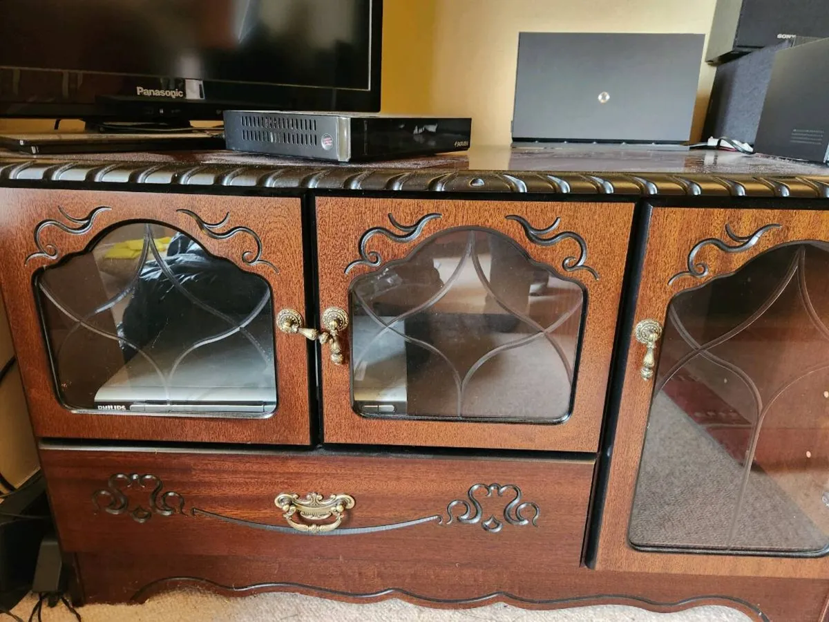 TV cabinet - Image 2