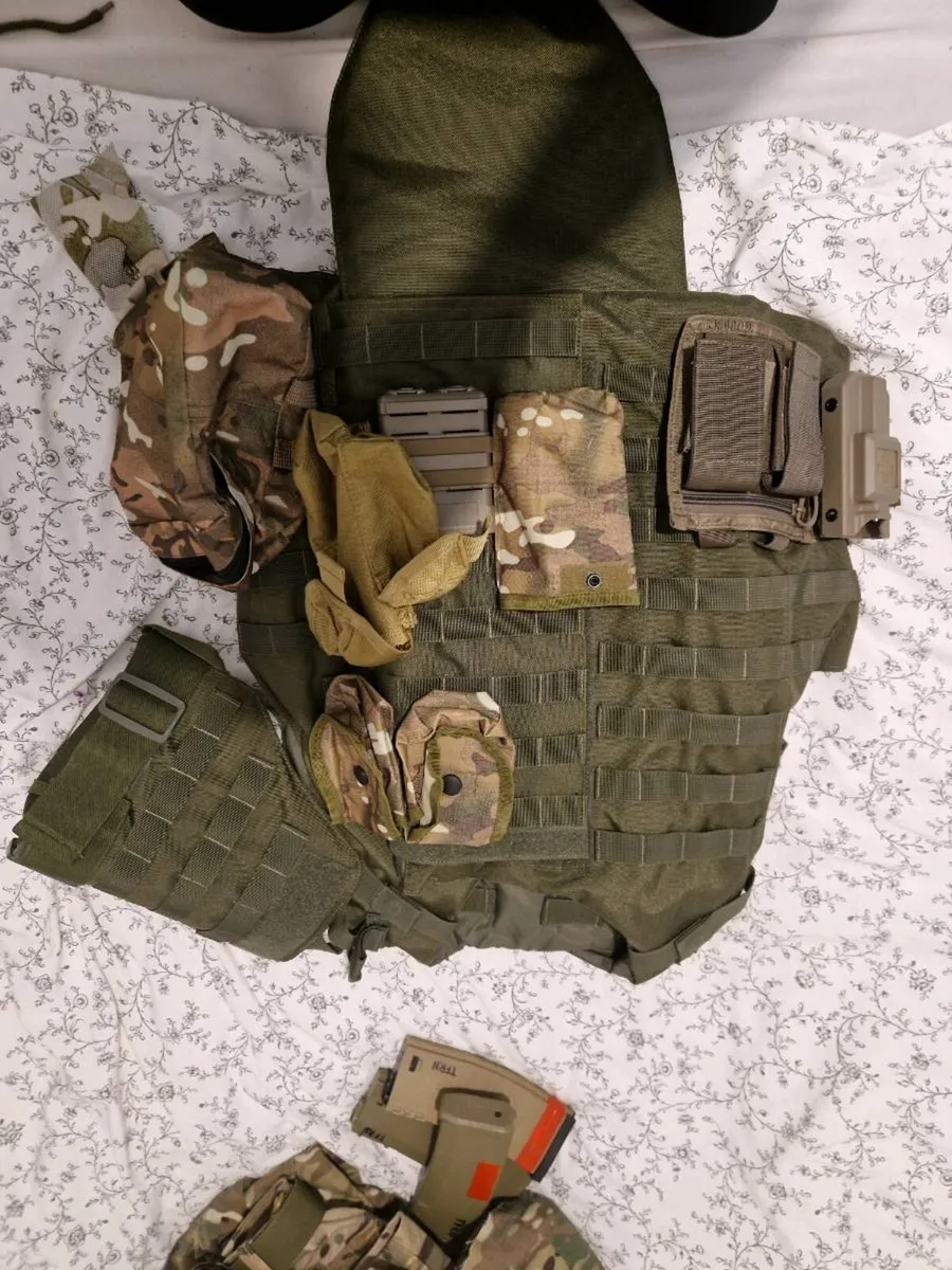 Military vest - Image 1