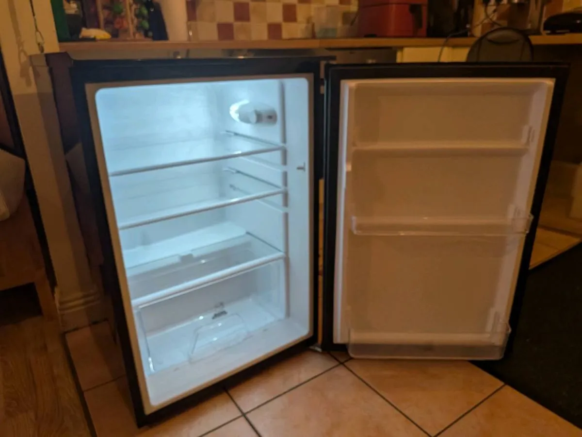 Undercounter fridge - Image 1
