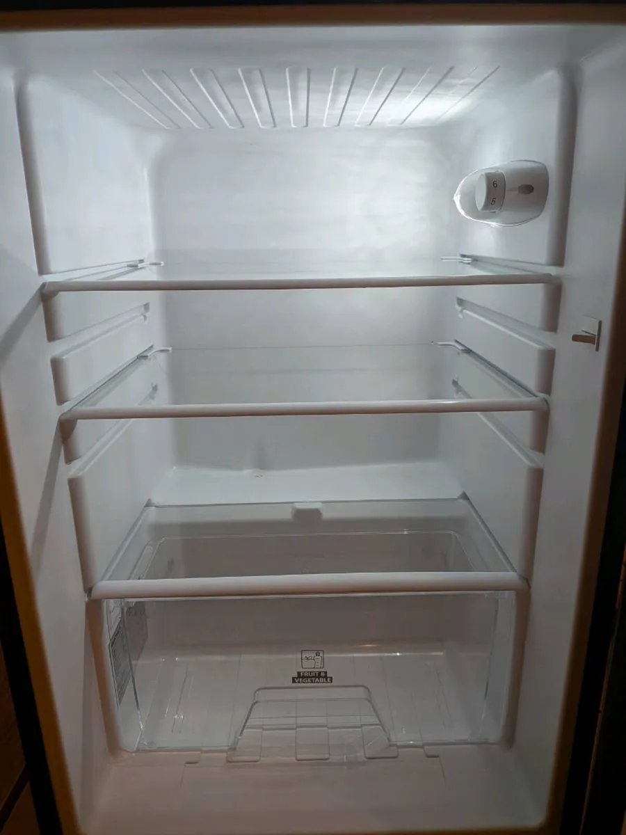 Undercounter fridge - Image 2