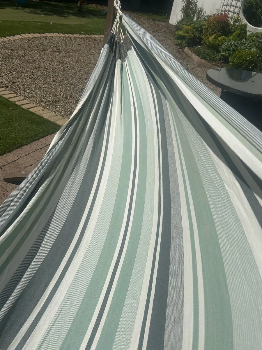 Hammock with wooden stand - Image 2