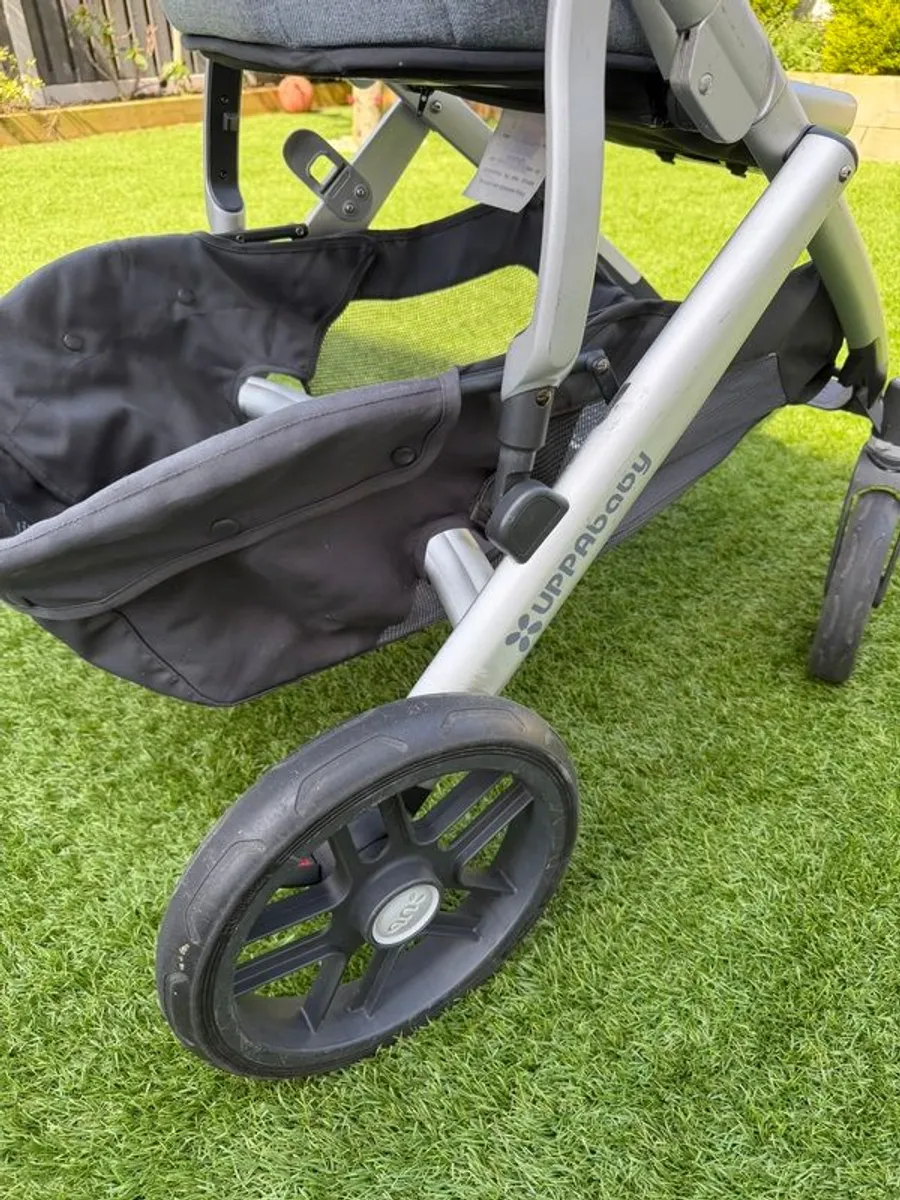 UPPAbaby Vista V2 Travel System Bundle + Bassinet + PiggyBack + Car Seat + Accessories - Image 3