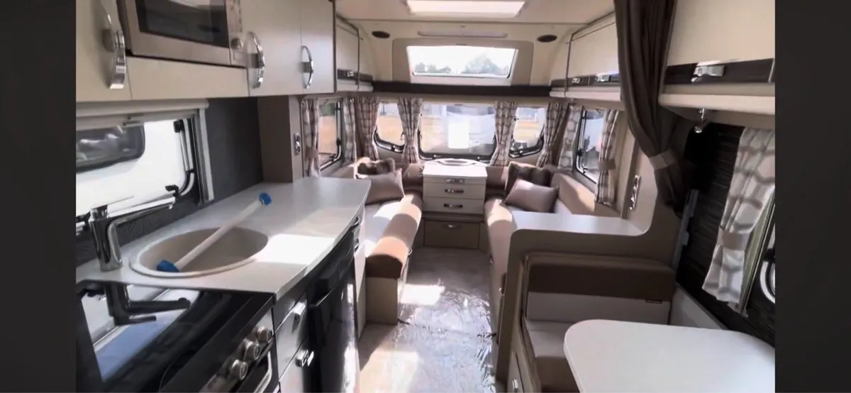 2016 Sterling Eccles 530 + Awning & Annex - Image 4