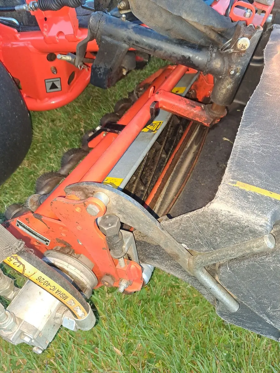 Lawnmower rideon mower kubota greens mower - Image 2