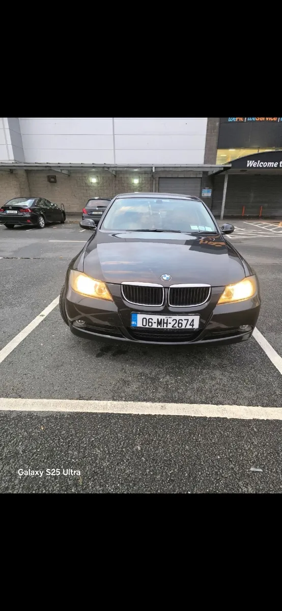 Genuine OEM BMW s3e90 headlights - Image 3