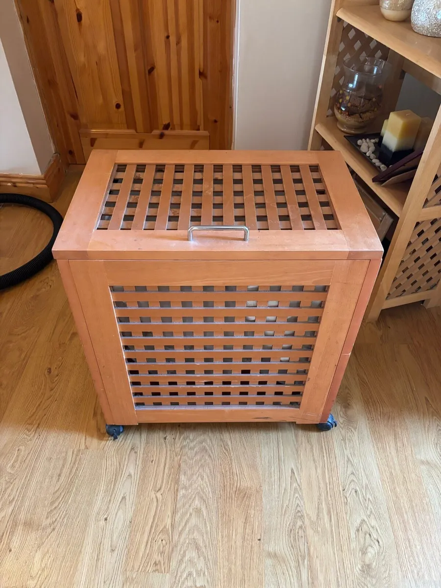Laundry basket - Image 1