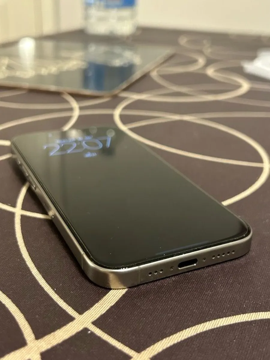 iPhone 15 Pro 128 GB - Image 2