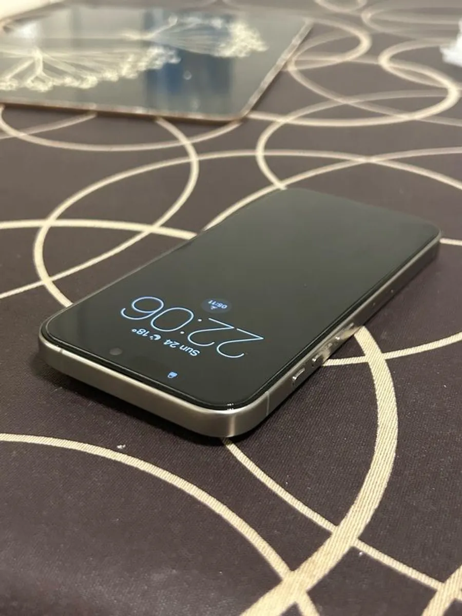 iPhone 15 Pro 128 GB - Image 3