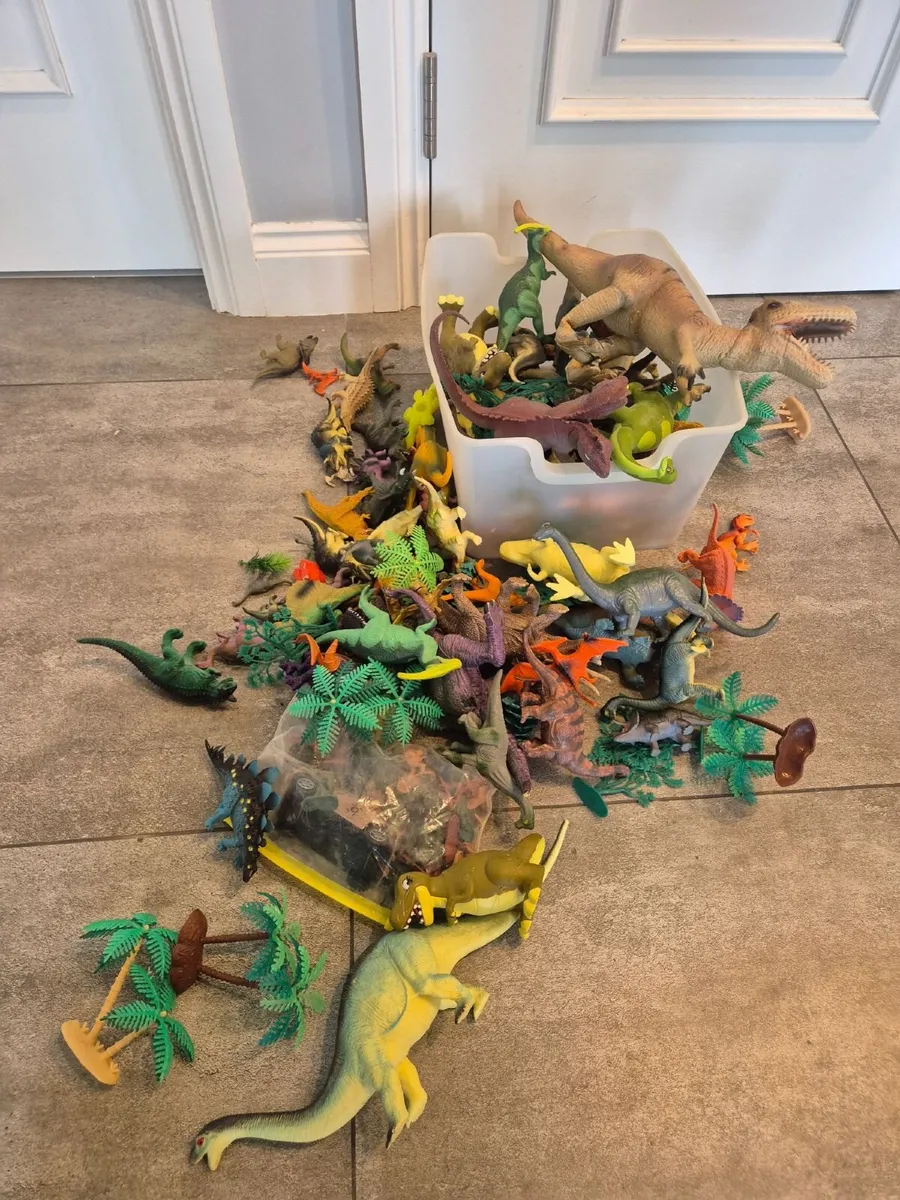 Toys - Image 3