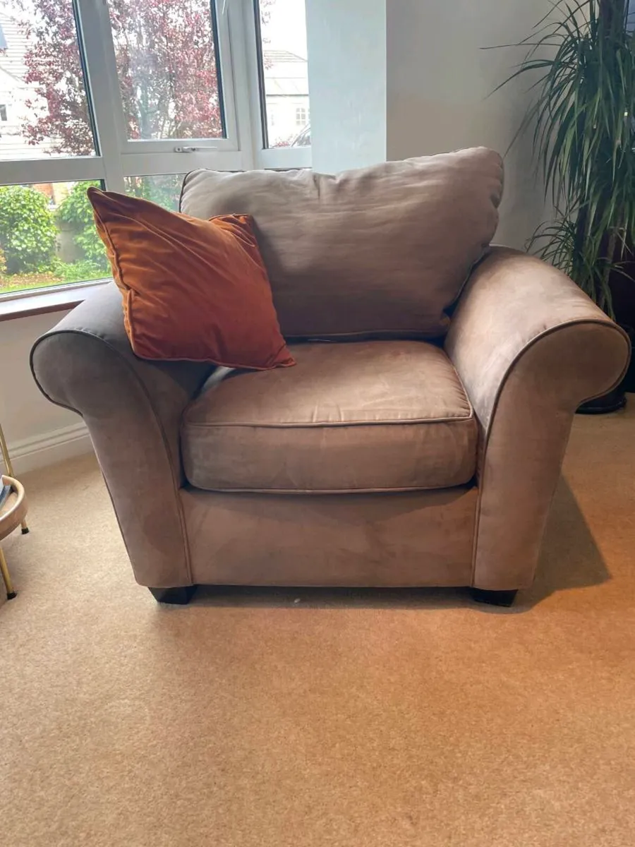 COUCH (SOFA) - Image 3