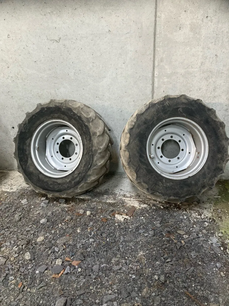 Tractor wheels - Image 1