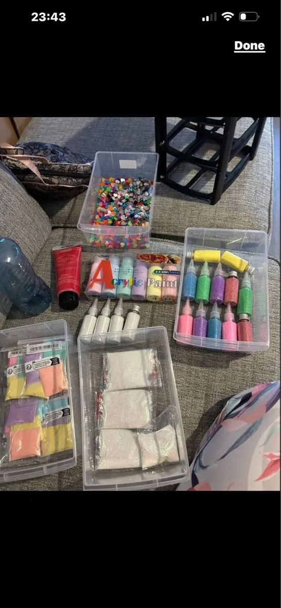 Glitter & paint - Image 1