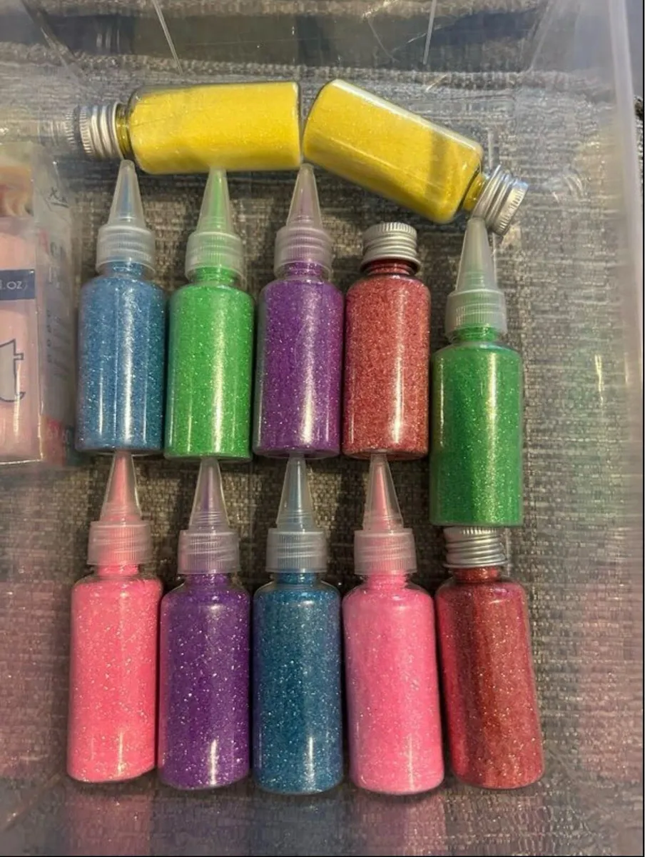 Glitter & paint - Image 4