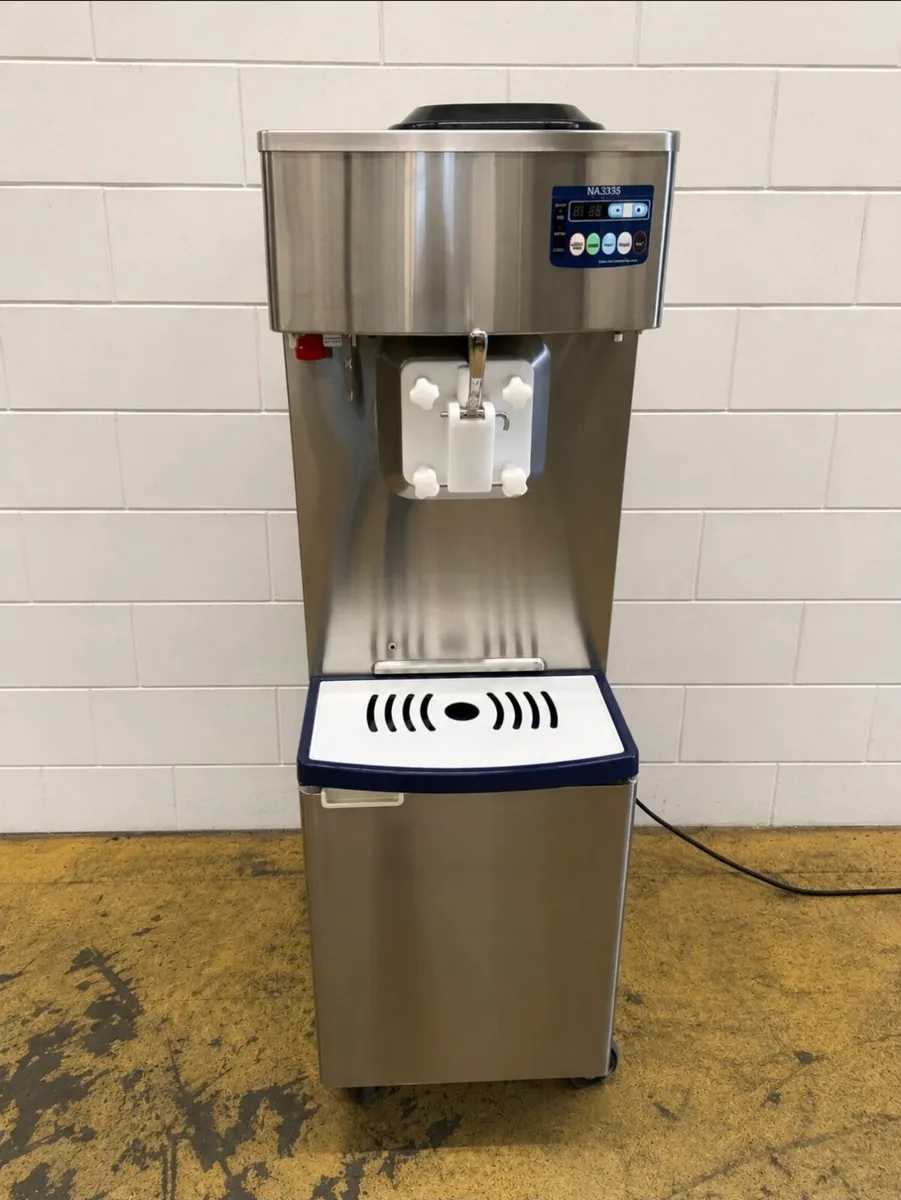 NESSEI ICE CREAM MACHINE - Image 1