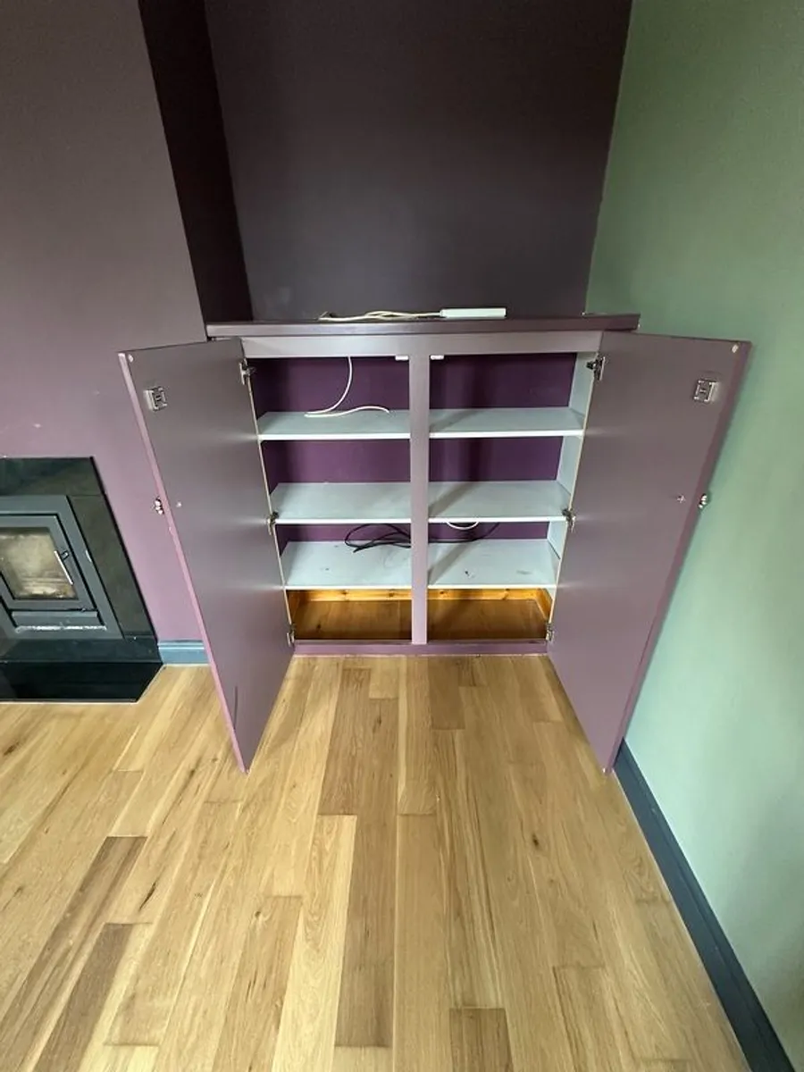 Built in cabinets - Image 4