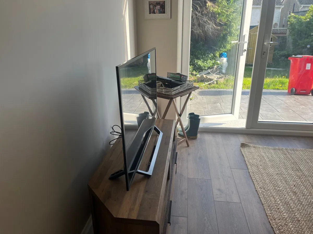 TV Unit - Image 3