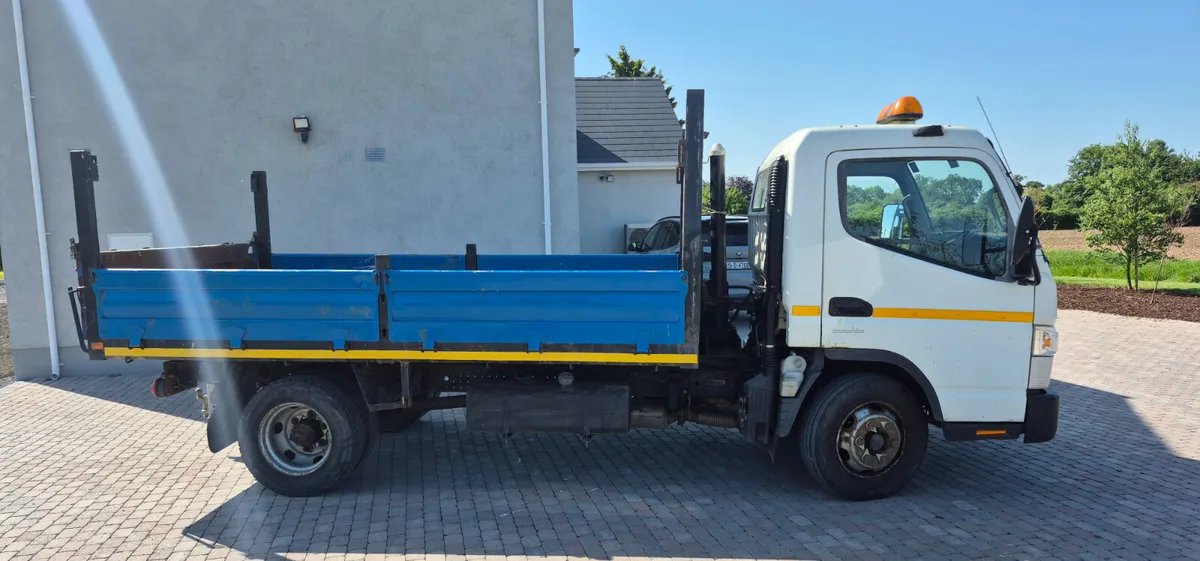 2013Mitsubishi FUSO 7.5 t - Image 3