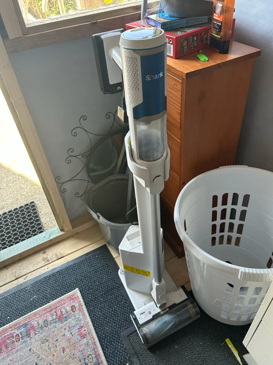 Shark cordless vacuum