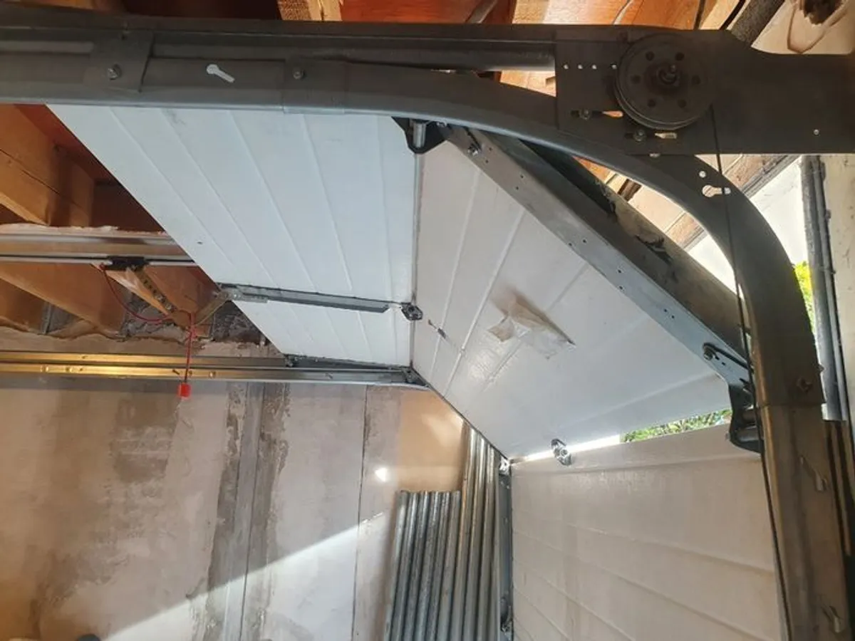 Garage door ; insulated ; original overhead door ; sectional - Image 3