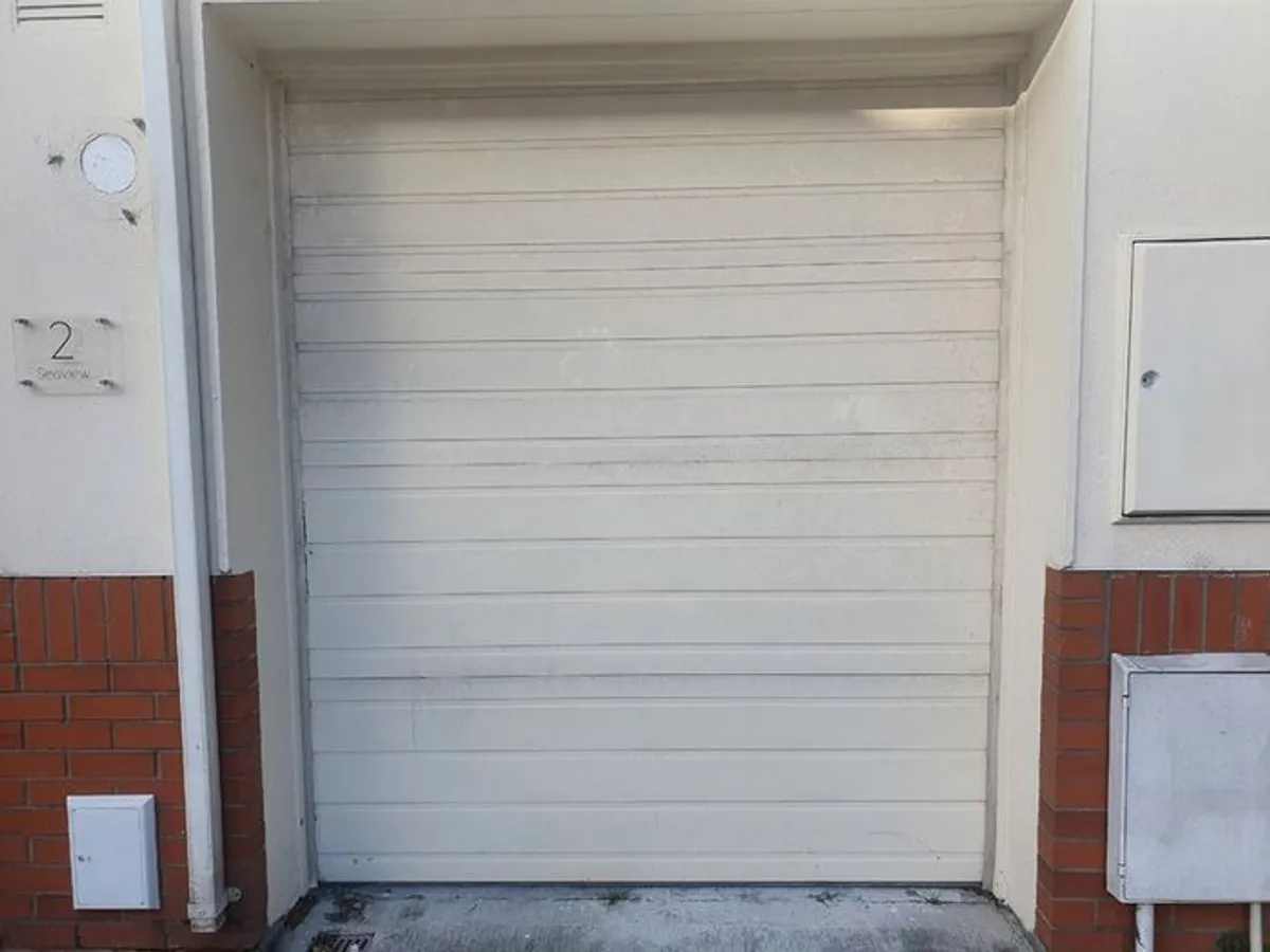 Garage door ; insulated ; original overhead door ; sectional - Image 4