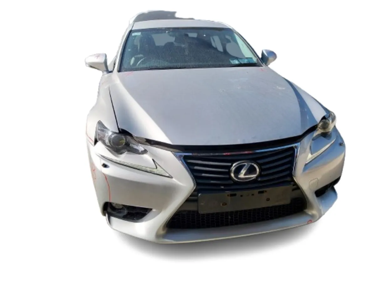2015 LEXUS IS300H - Image 2
